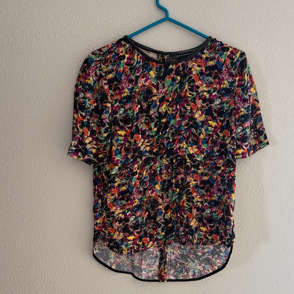 Zara Woman Multicolored Dropped Hem Floral/Abstract top -  size SM